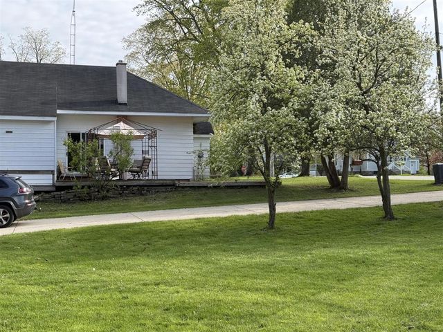 122 N Sherman Street, Howard City, MI 49329