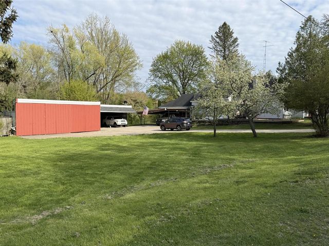 122 N Sherman Street, Howard City, MI 49329