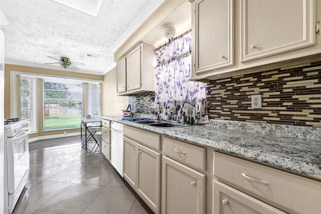8639 Pearl Point Street, Houston, TX 77044