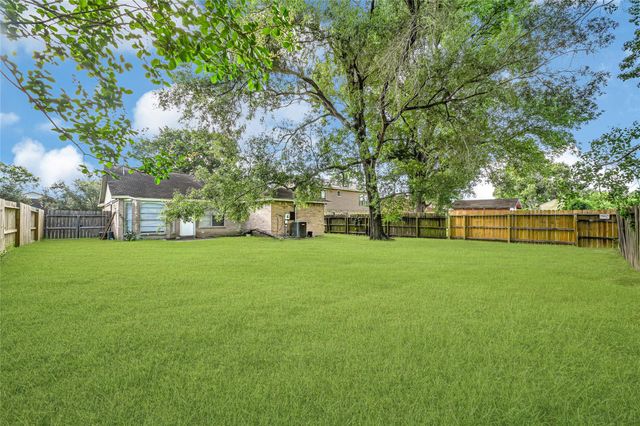 8639 Pearl Point Street, Houston, TX 77044