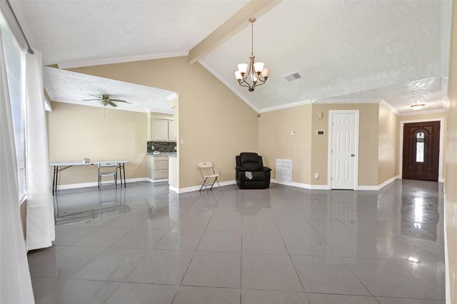 8639 Pearl Point Street, Houston, TX 77044