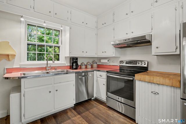 31 Vista Road, Wilton, CT 06897