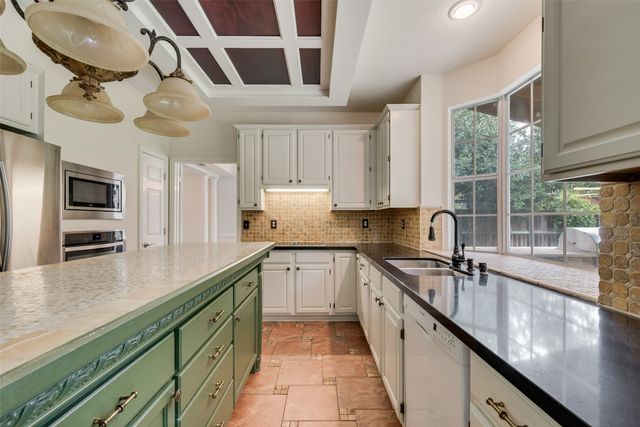 5313 Cambridge Court, Grapevine, TX 76051
