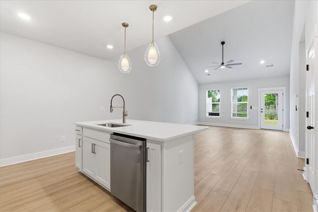 418 Crestcreek Drive, Anderson, SC 29621
