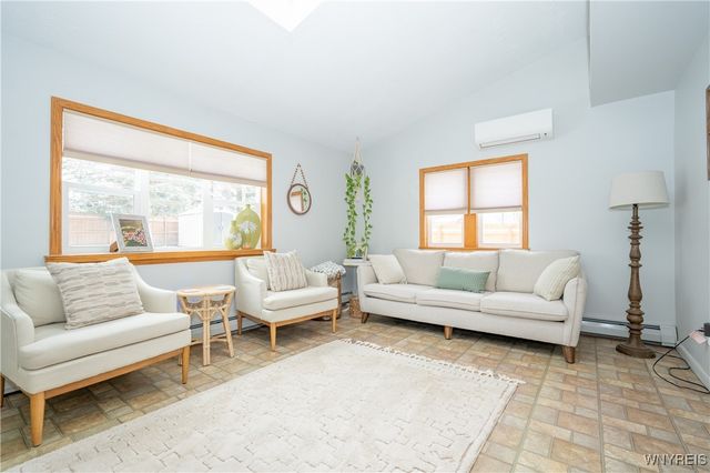 28 Brookwood Drive, Hamburg, NY 14075