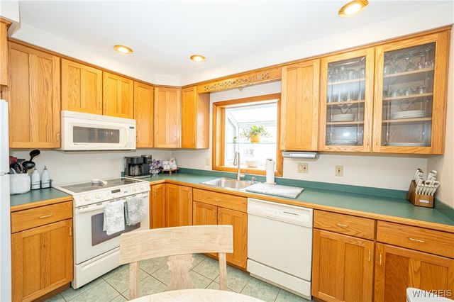 28 Brookwood Drive, Hamburg, NY 14075