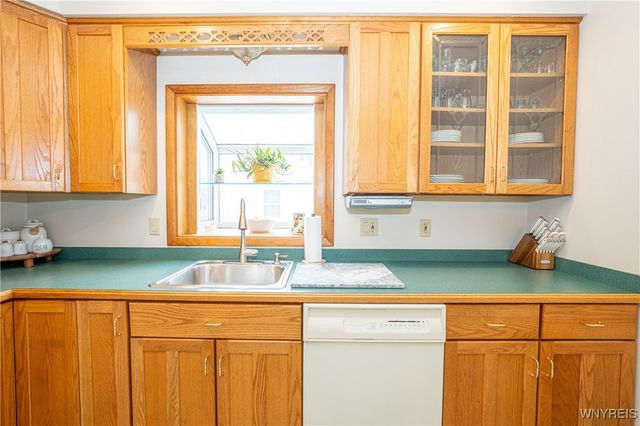 28 Brookwood Drive, Hamburg, NY 14075