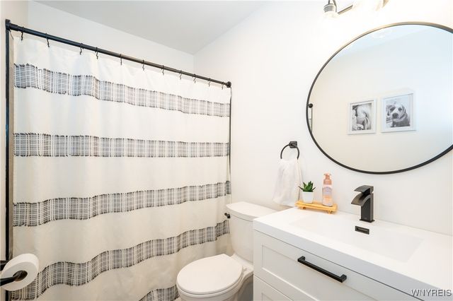 28 Brookwood Drive, Hamburg, NY 14075