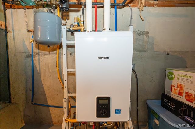 28 Brookwood Drive, Hamburg, NY 14075