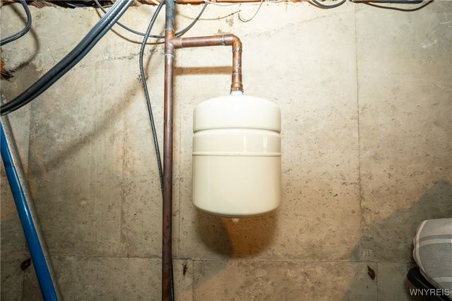 28 Brookwood Drive, Hamburg, NY 14075