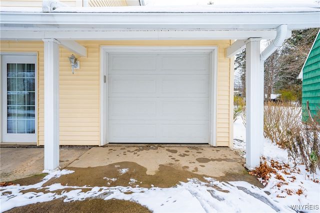 28 Brookwood Drive, Hamburg, NY 14075