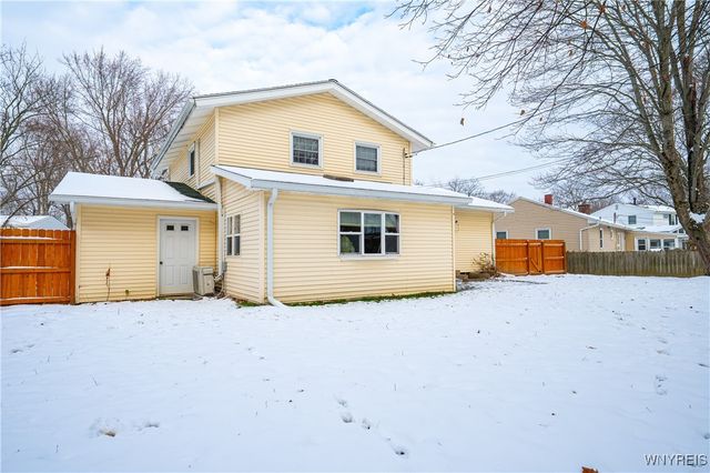 28 Brookwood Drive, Hamburg, NY 14075