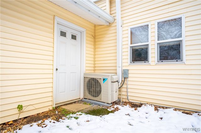 28 Brookwood Drive, Hamburg, NY 14075