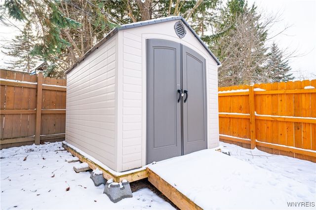 28 Brookwood Drive, Hamburg, NY 14075