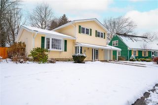 28 Brookwood Drive, Hamburg, NY 14075