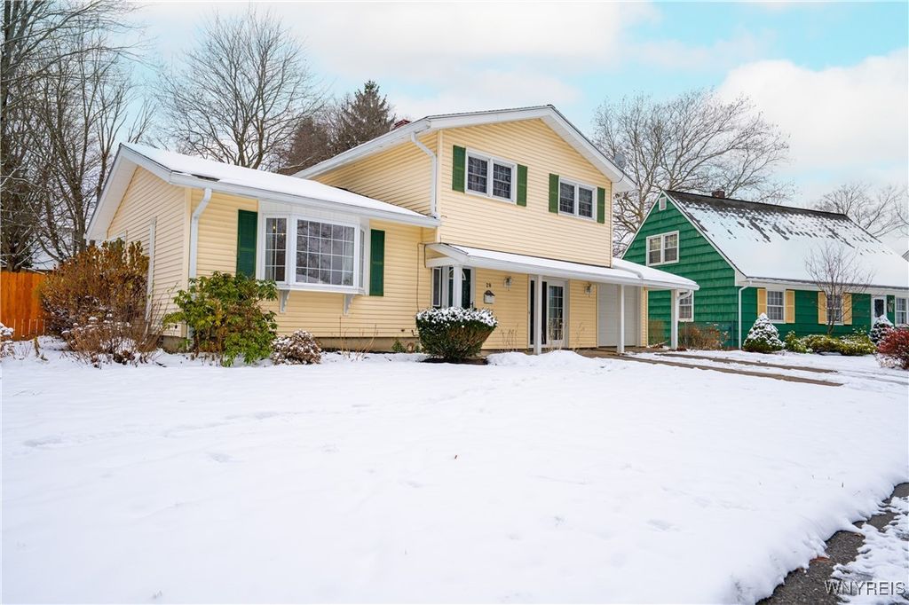 28 Brookwood Drive, Hamburg, NY 14075