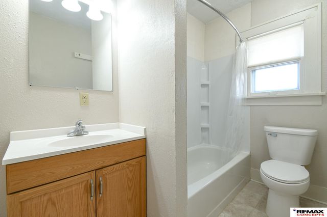 2958 N 53 Street, Lincoln, NE 68504