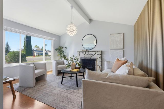 3324 Huntsman Dr, Sacramento, CA 95826