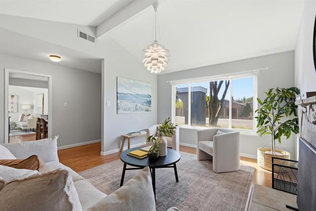 3324 Huntsman Dr, Sacramento, CA 95826