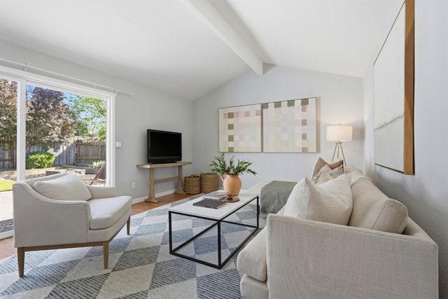 3324 Huntsman Dr, Sacramento, CA 95826