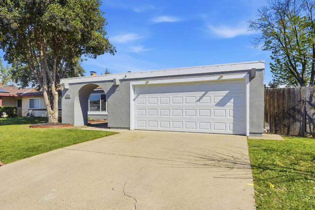 3324 Huntsman Dr, Sacramento, CA 95826