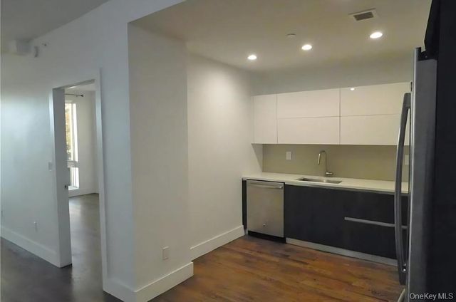 10919 72nd Road 6F, Forest Hills, NY 11375