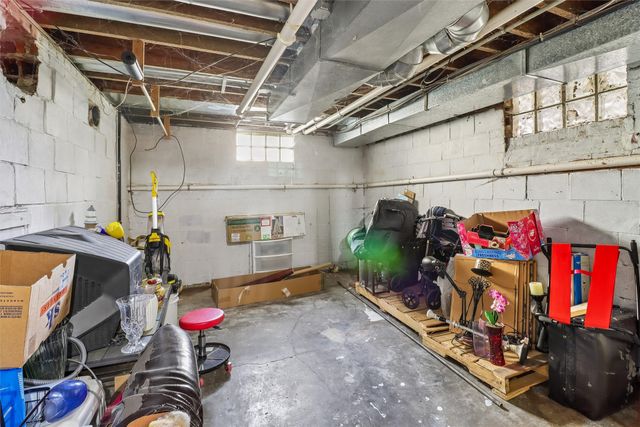 3835 E 8th Street, Des Moines, IA 50316