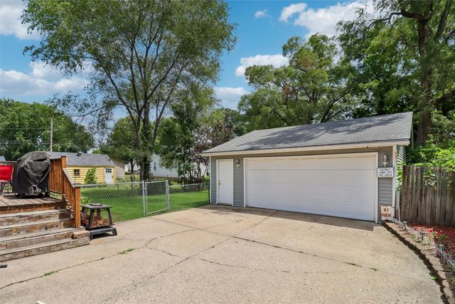 3835 E 8th Street, Des Moines, IA 50316