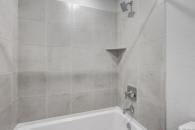 2323 Crisp Gln, San Antonio, TX 78224