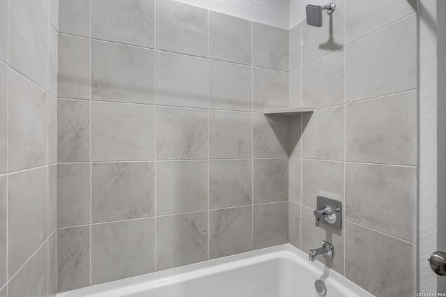 2323 Crisp Gln, San Antonio, TX 78224