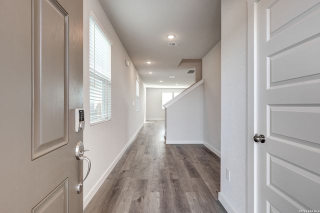 2323 Crisp Gln, San Antonio, TX 78224