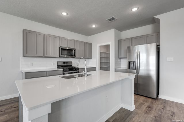 2323 Crisp Gln, San Antonio, TX 78224