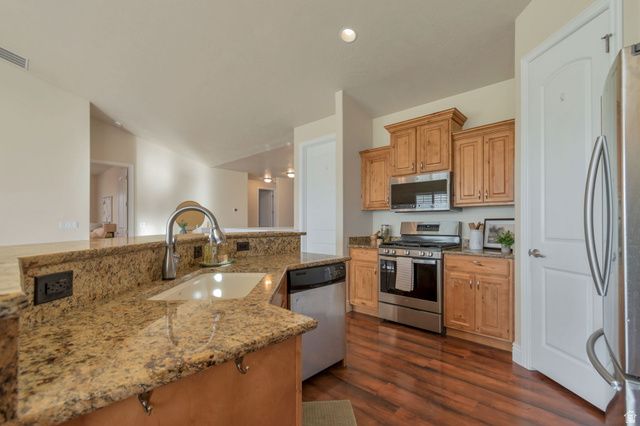 122 E COTTAGE CV, Saratoga Springs, UT 84045