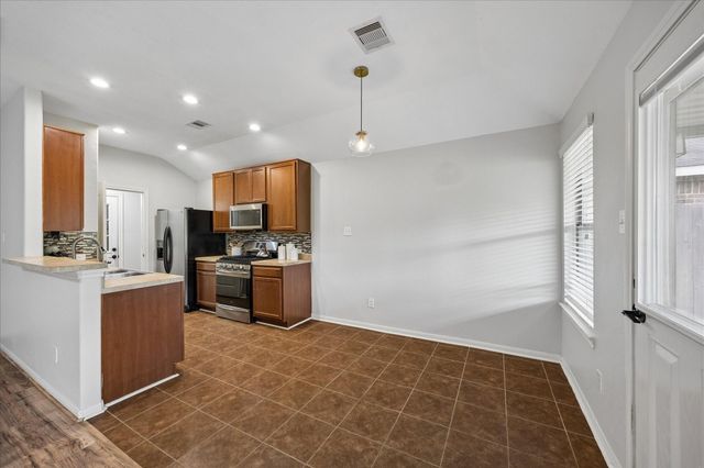 431 De Coster Boulevard, Alvin, TX 77511