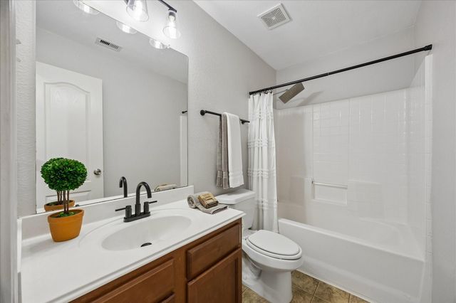 431 De Coster Boulevard, Alvin, TX 77511