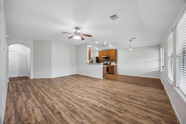 431 De Coster Boulevard, Alvin, TX 77511