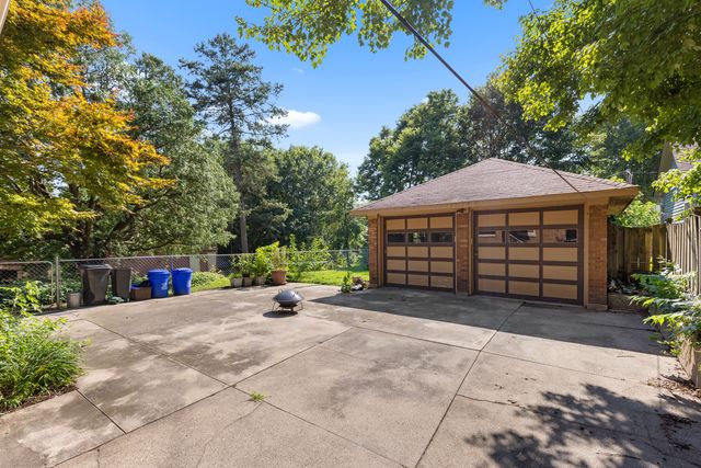 209 S Highland Avenue, Rockford, IL 61104