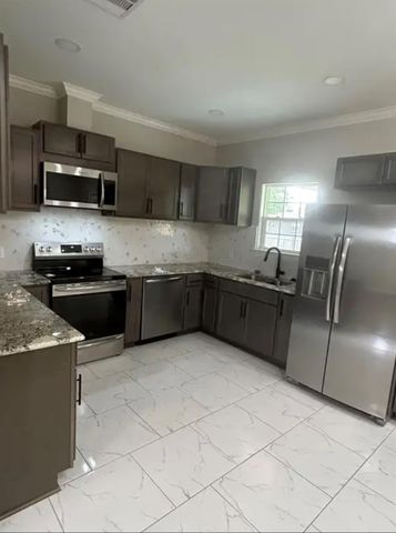 2217 Cashmere Avenue, Port Arthur, TX 77640