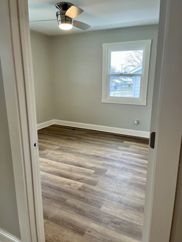 311 E 17th St, Columbia, TN 38401