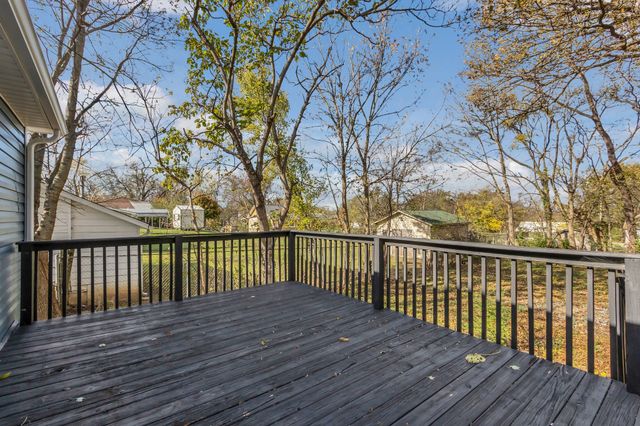 311 E 17th St, Columbia, TN 38401