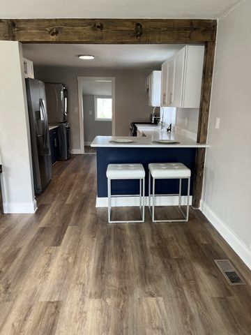 311 E 17th St, Columbia, TN 38401