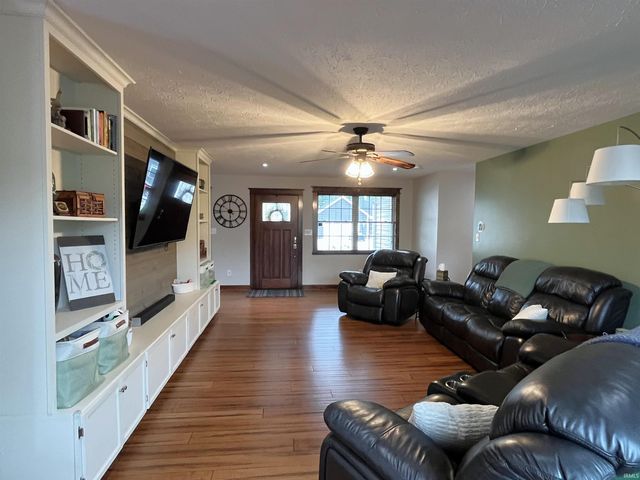 1041 Shadowlawn Avenue, Greencastle, IN 46135