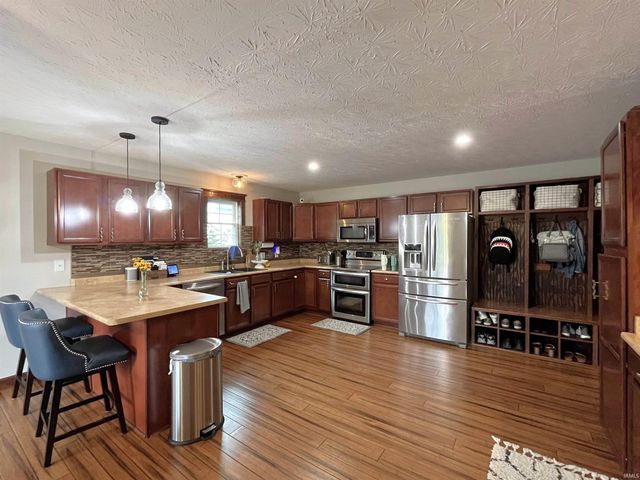 1041 Shadowlawn Avenue, Greencastle, IN 46135