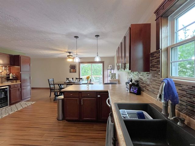 1041 Shadowlawn Avenue, Greencastle, IN 46135