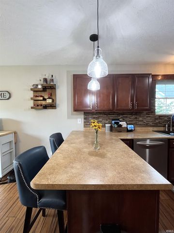 1041 Shadowlawn Avenue, Greencastle, IN 46135