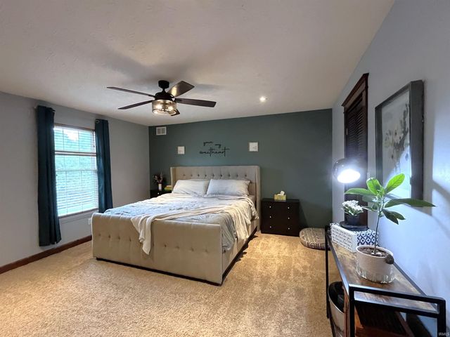1041 Shadowlawn Avenue, Greencastle, IN 46135