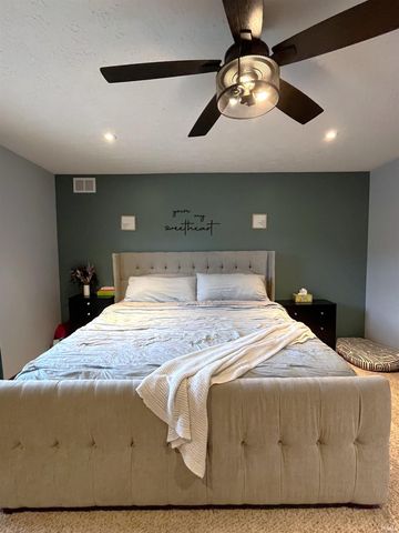 1041 Shadowlawn Avenue, Greencastle, IN 46135