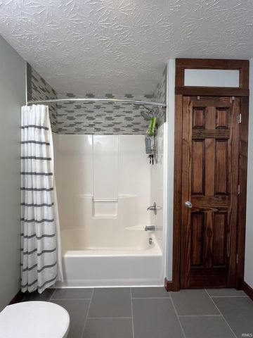 1041 Shadowlawn Avenue, Greencastle, IN 46135