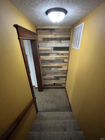 1041 Shadowlawn Avenue, Greencastle, IN 46135