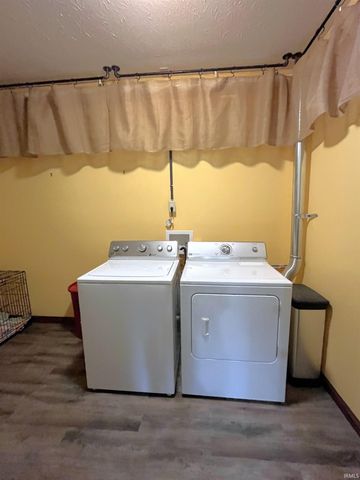 1041 Shadowlawn Avenue, Greencastle, IN 46135